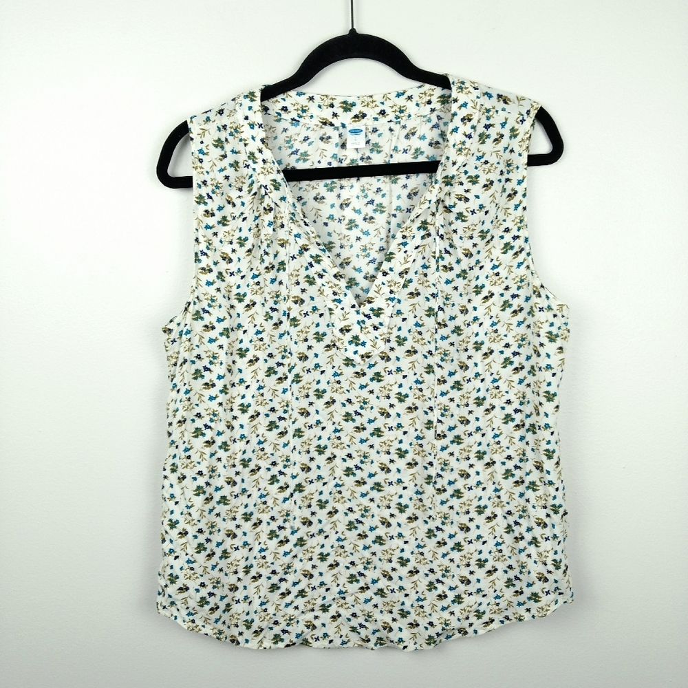 OLD NAVY Tiny Floral Print Sleeveless Top